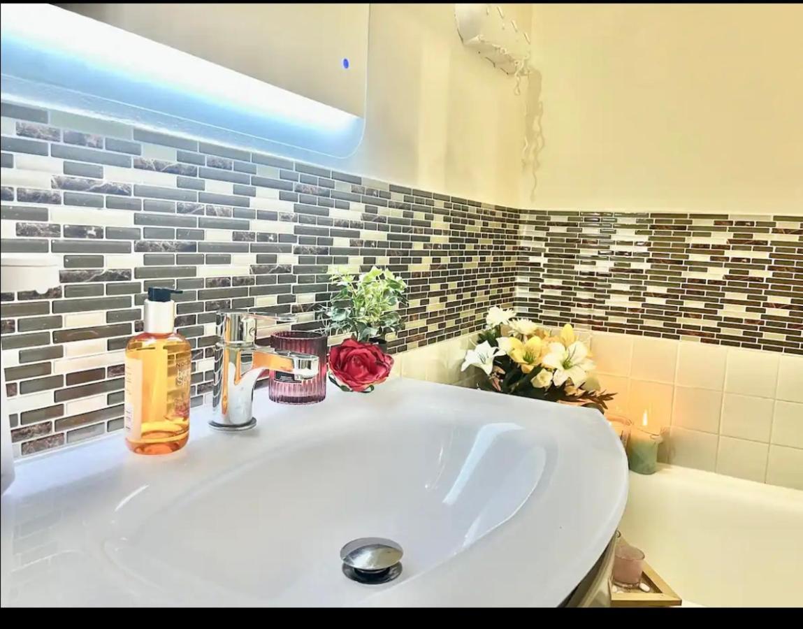Le Bon Emplacement Apartment Аржантьой Екстериор снимка